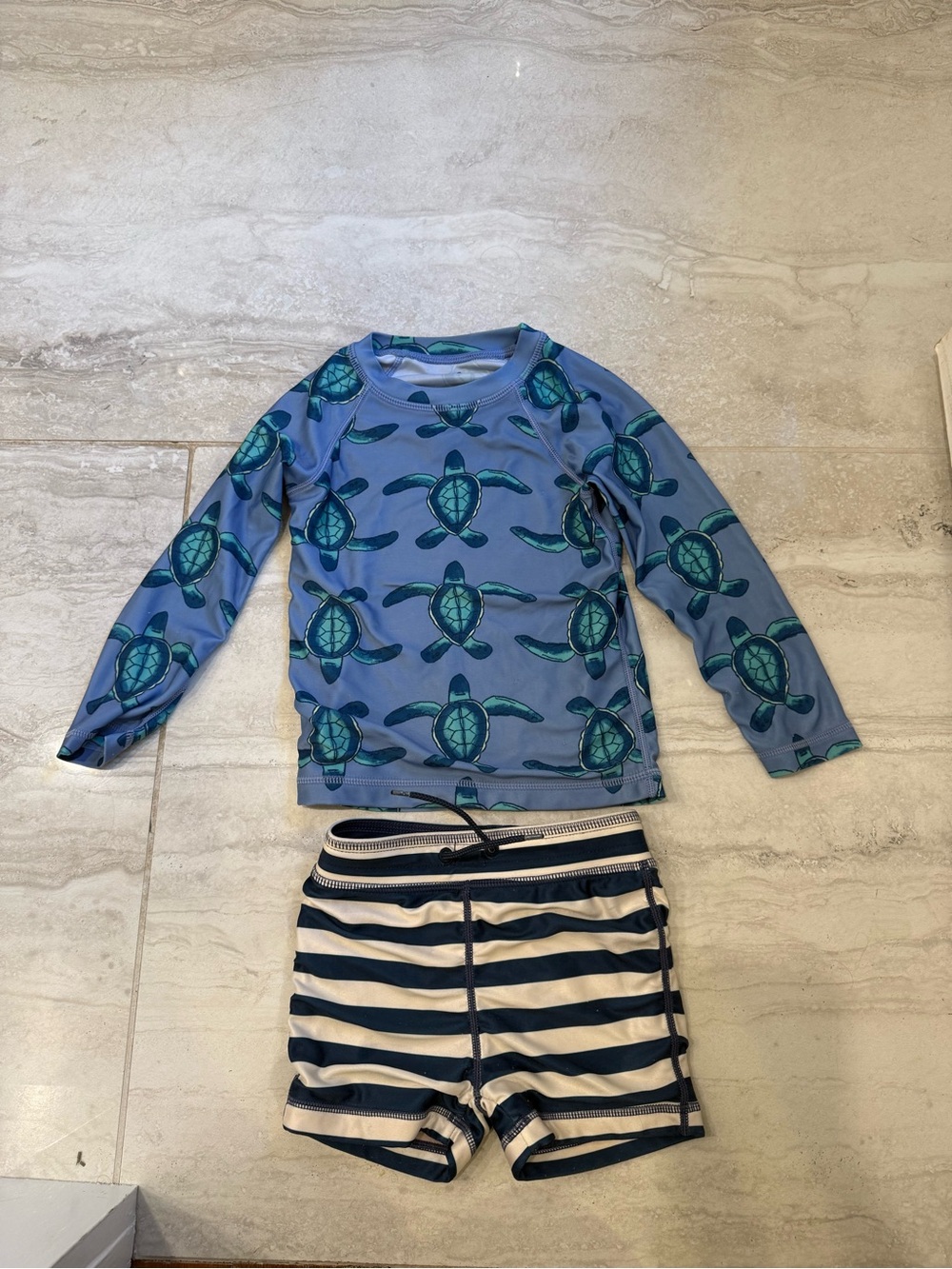 Tea Collection Blue Turtle Print Rash Guard Set with Striped Swim Shorts Size 2T